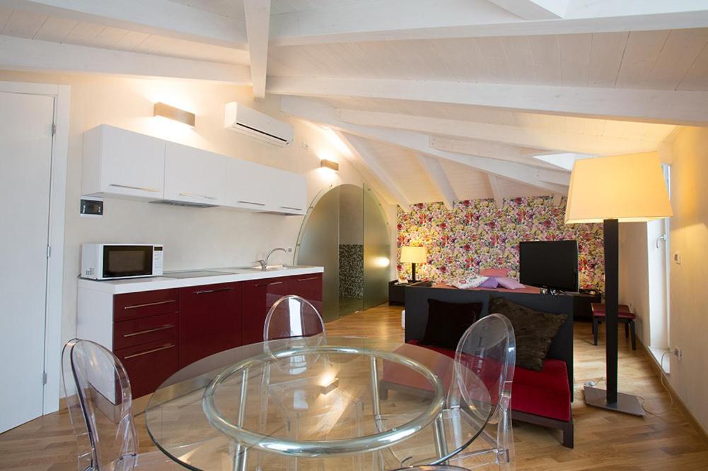 Bed&Breakfast Jsuite Gioia Del Colle Zimmer foto
